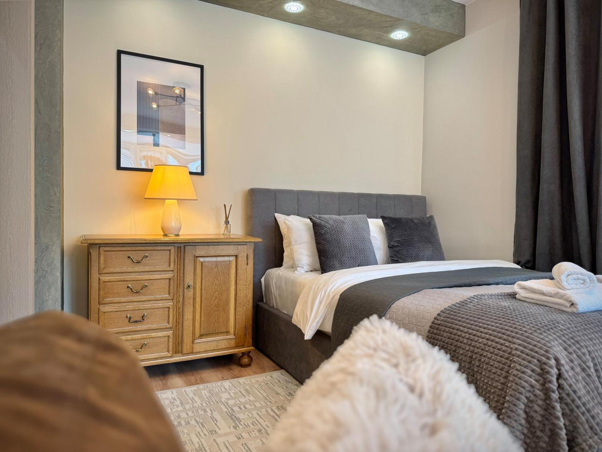 Top Centre 2Bed Apartment For 5 Guests 2 Minutes From High Street 플로브디프 외부 사진