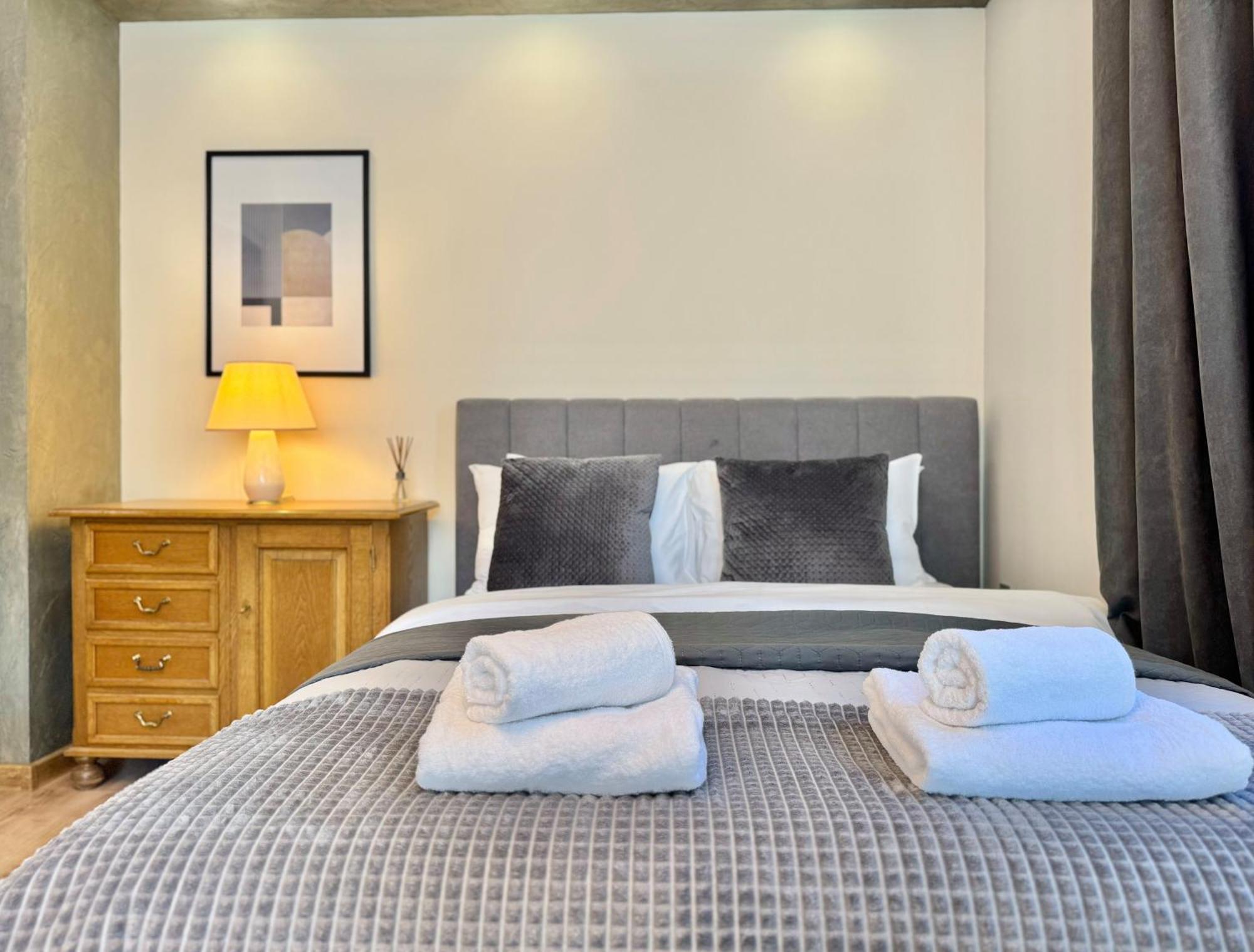 Top Centre 2Bed Apartment For 5 Guests 2 Minutes From High Street 플로브디프 외부 사진
