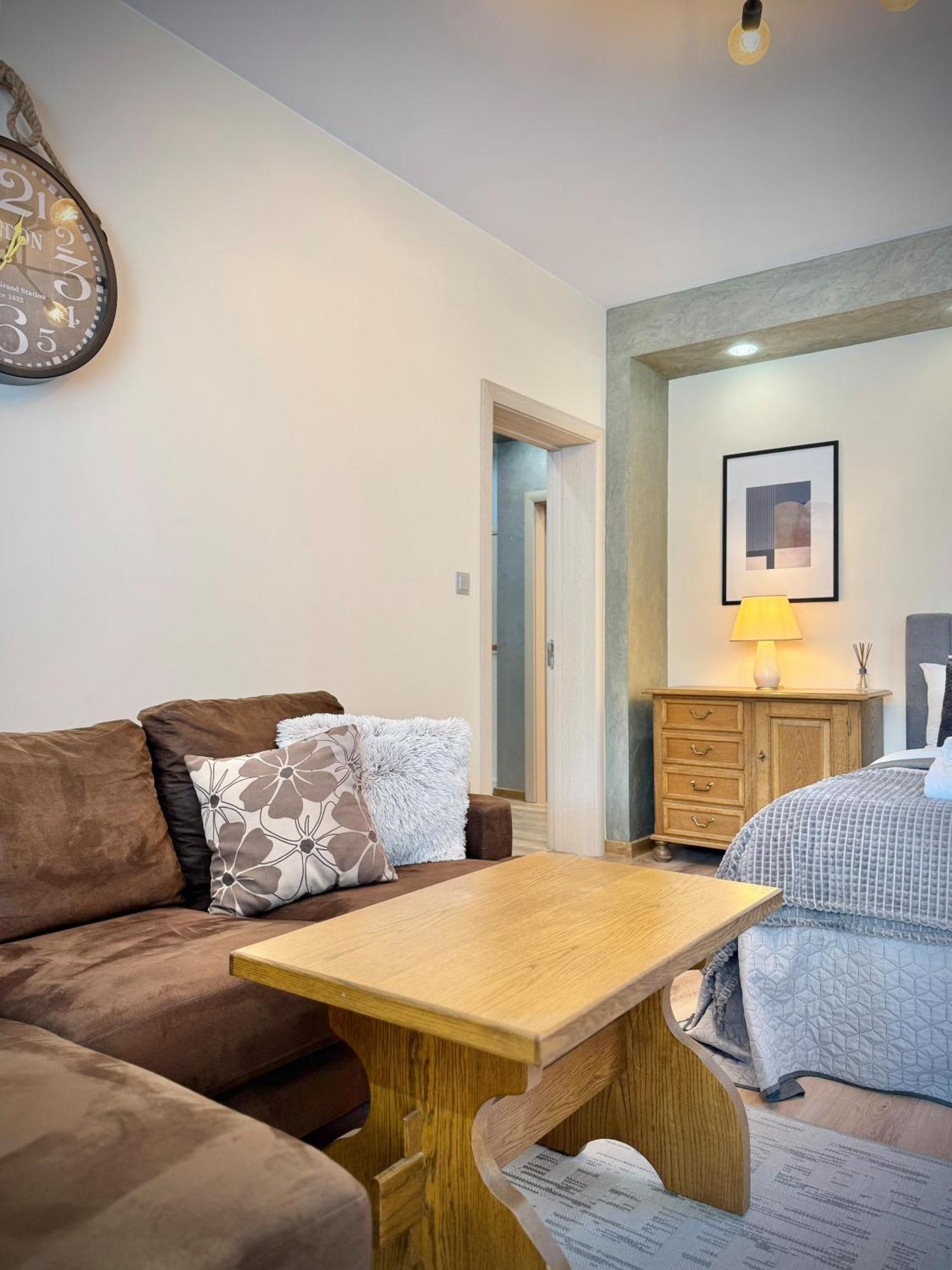 Top Centre 2Bed Apartment For 5 Guests 2 Minutes From High Street 플로브디프 외부 사진