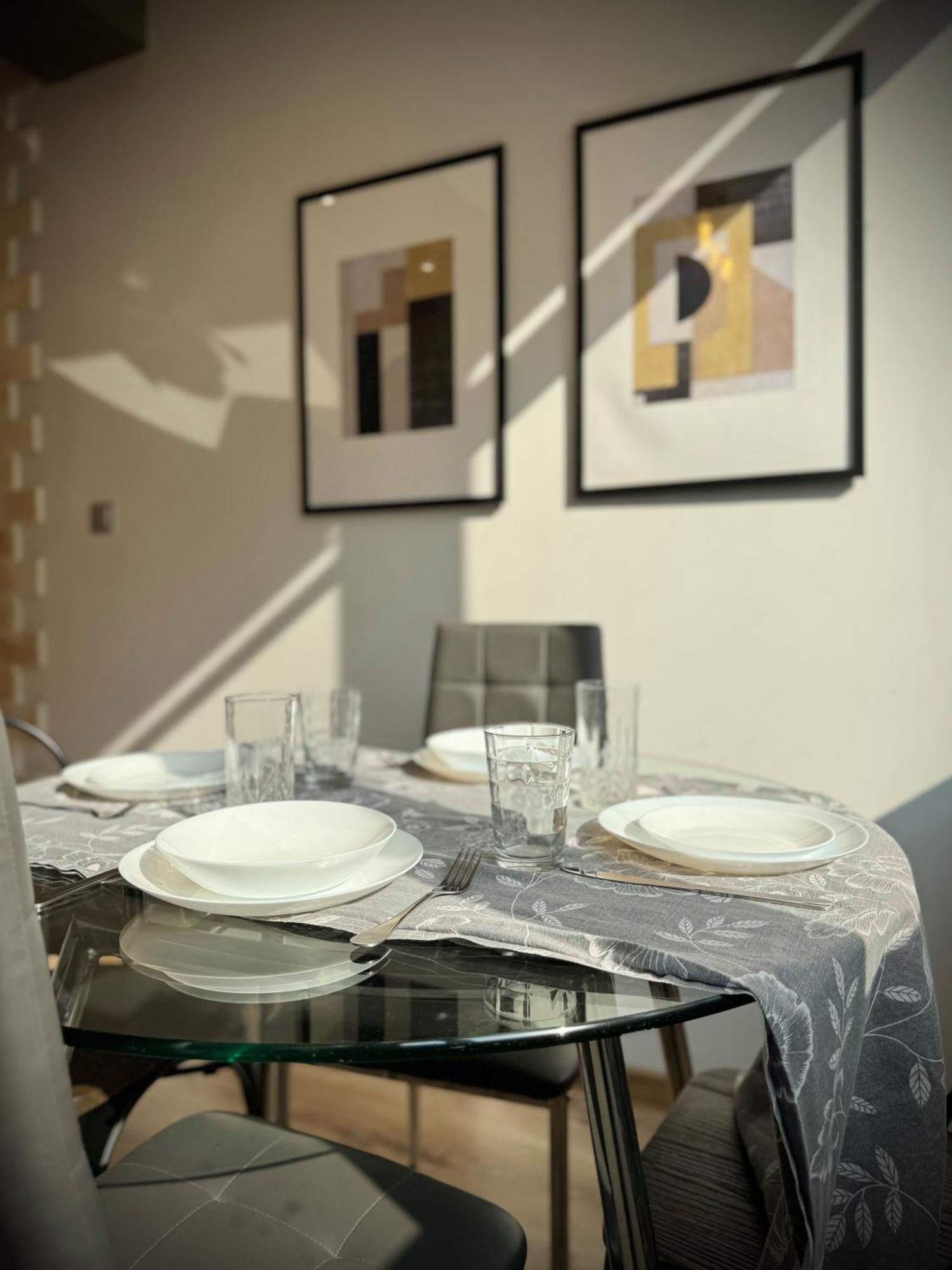 Top Centre 2Bed Apartment For 5 Guests 2 Minutes From High Street 플로브디프 외부 사진
