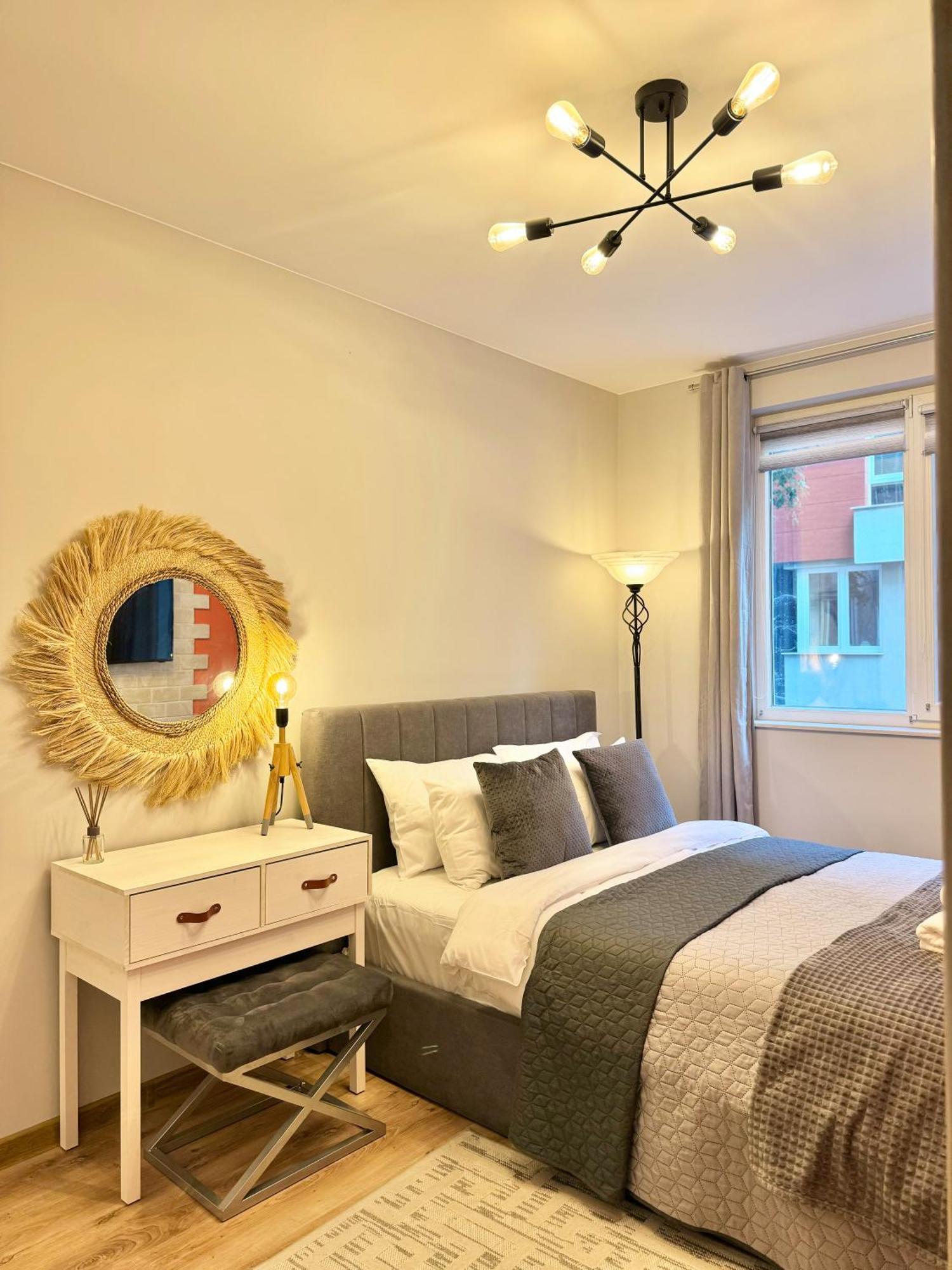 Top Centre 2Bed Apartment For 5 Guests 2 Minutes From High Street 플로브디프 외부 사진